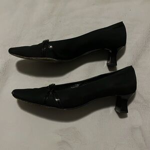 Vintage Vaneli Black Heel